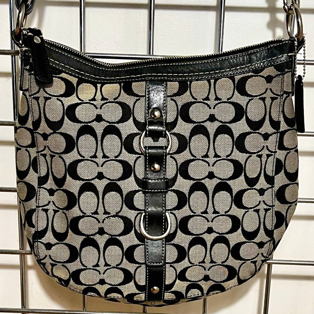 COACH Chelsea Signature Shoulder Bag-EUC